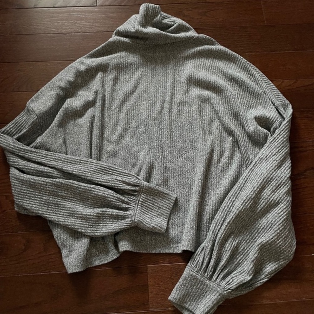 Hollister crop oversized top